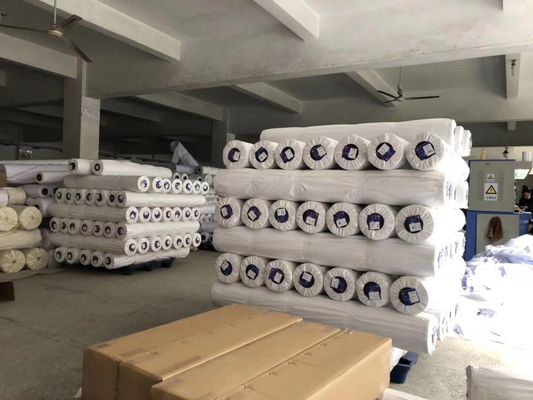 Tessuto per bandiera in raso di poliestere bianco 110GSM per la stampa diretta a sublimazione per la pubblicità della bandiera Swooper con banner a goccia
